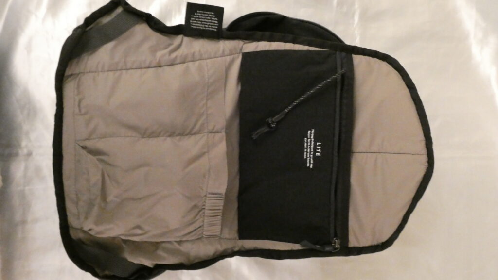 Bellroy Lite Daypack 背面裏側