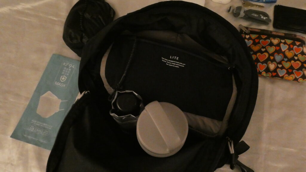 Bellroy Lite Daypack 上から