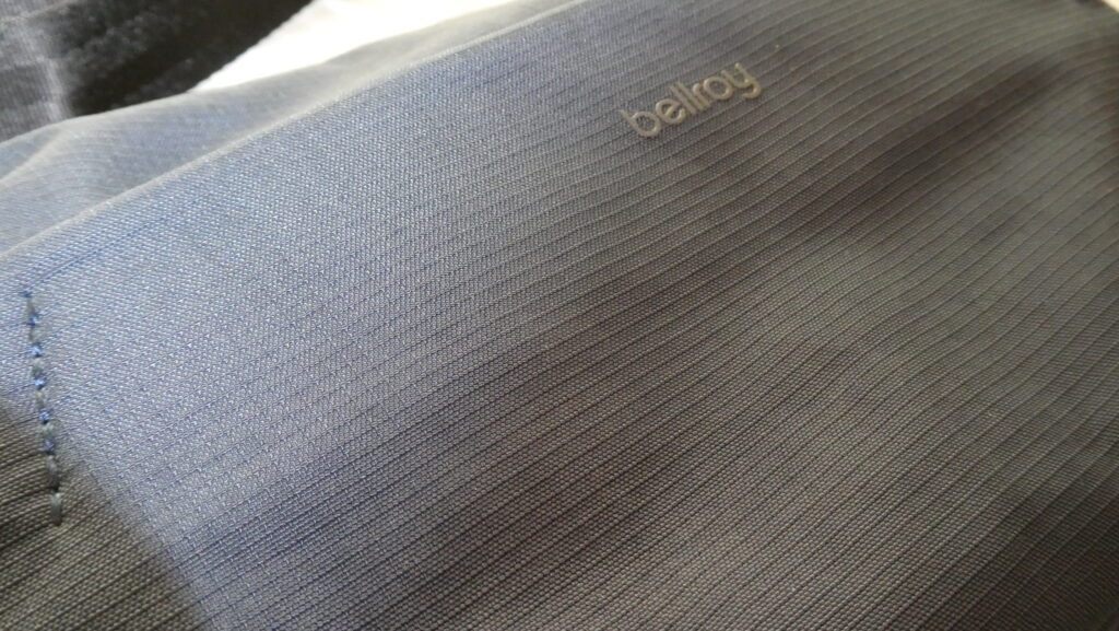 Bellroy Venture Sling 9Lの素材感（生地の質感）