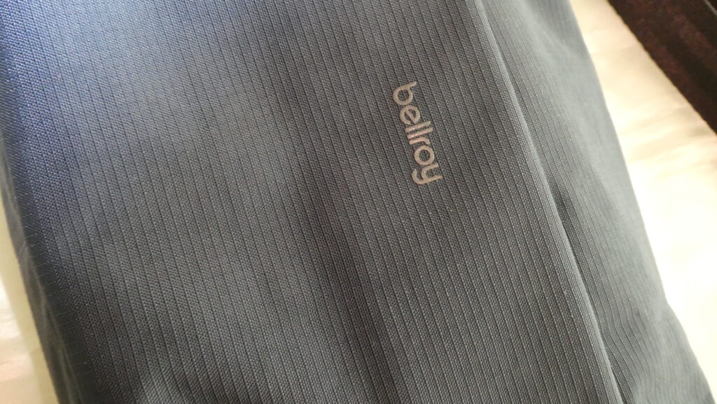 Bellroy Venture Sling 9Lの素材感（表面の質感）