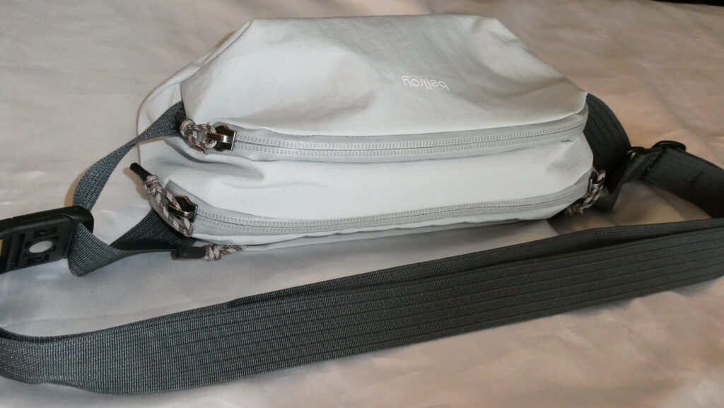 Bellroy Venture Ready Sling 2.5L 上部