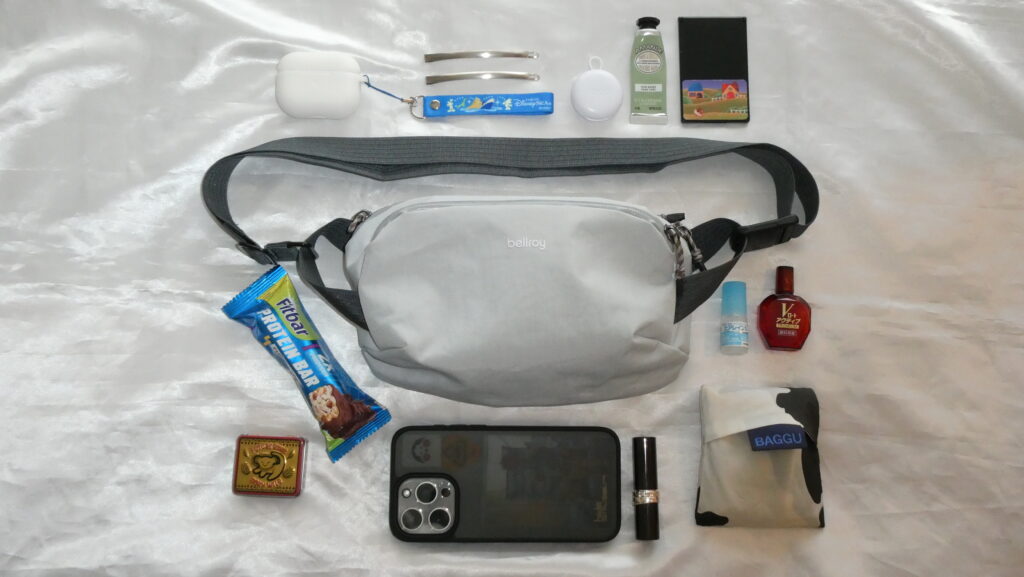 Bellroy Venture Ready Sling 2.5L 内容物