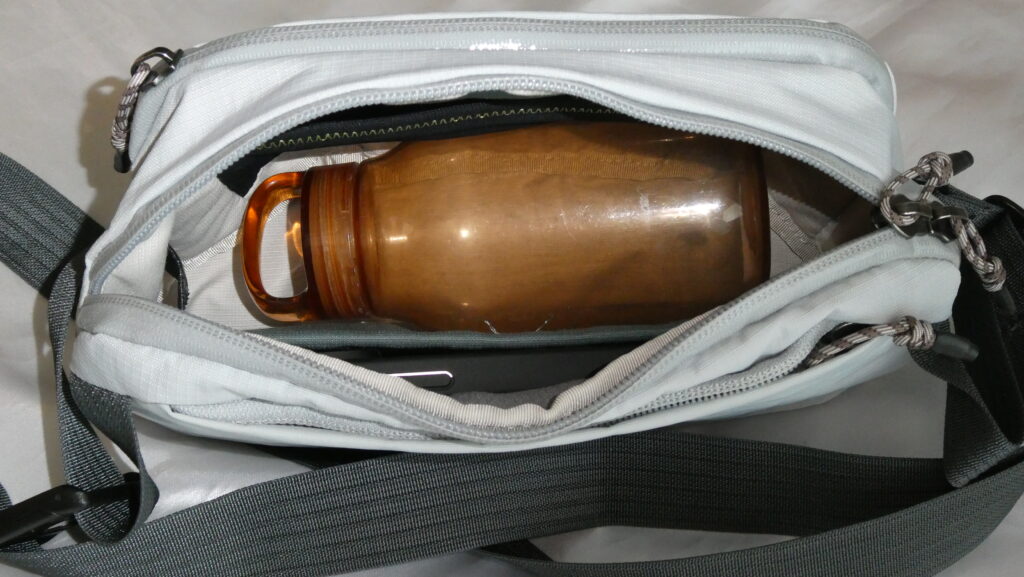 Bellroy Venture Ready Sling 2.5L 300ml水筒